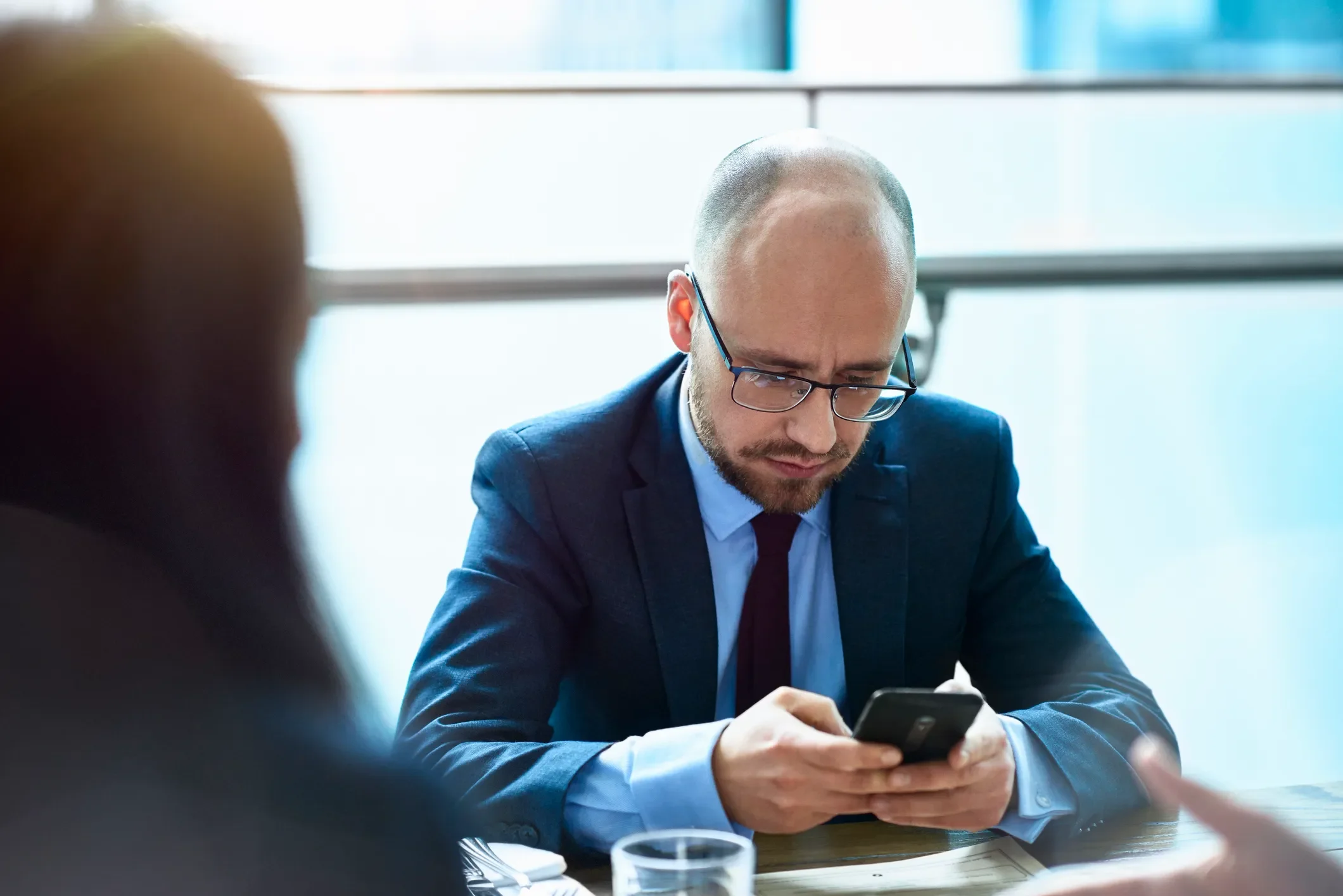 O que acontece quando a empresa cresce e o fundador deixa de escutar?